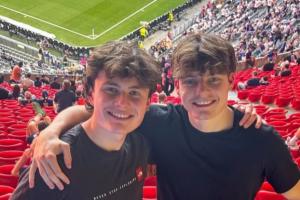 HuaTiHui-离谱两名网红逃票看了欧冠决赛，在安联球场厕所待了超27小时