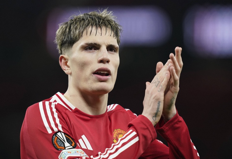 华体会官网-英媒：加纳乔施压迫使曼联降价，切尔西当前报价3000万镑+奖金