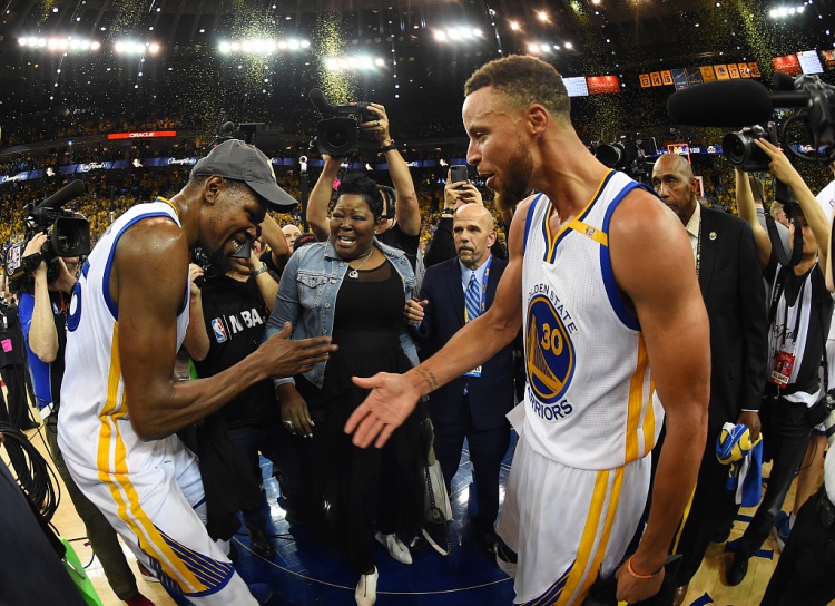 华体会体育-21世纪最强总冠军队伍排名：杜兰特加盟的勇士能否称霸历史？