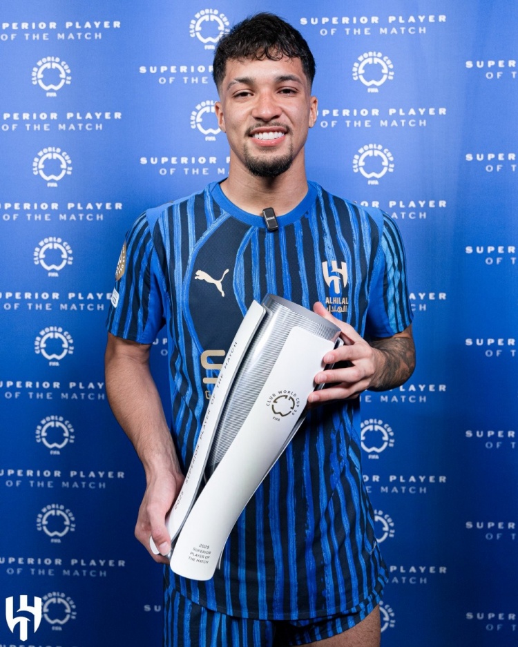 华体会官网-全市场：新月前锋莱昂纳多希望冬季离队，被推荐给罗马和那不勒斯